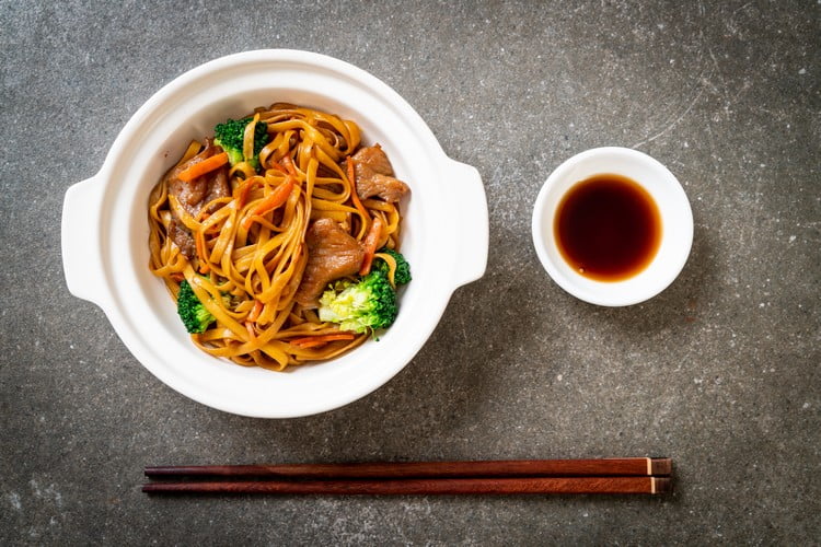 qual macarrão para yakisoba