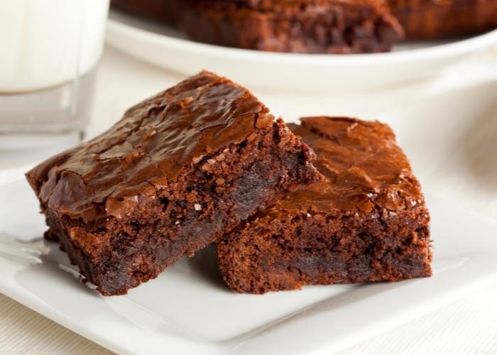 quantos minutos o brownie fica no forno