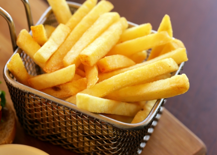 1 kg de batata frita serve quantas pessoas