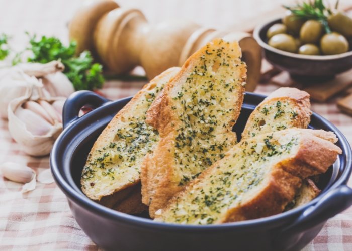 assar pão de alho na airfryer