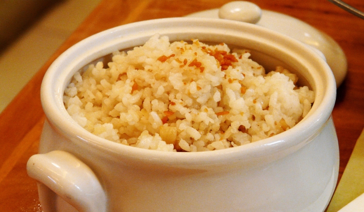 Cozinhar arroz com tampa fechada ou aberta