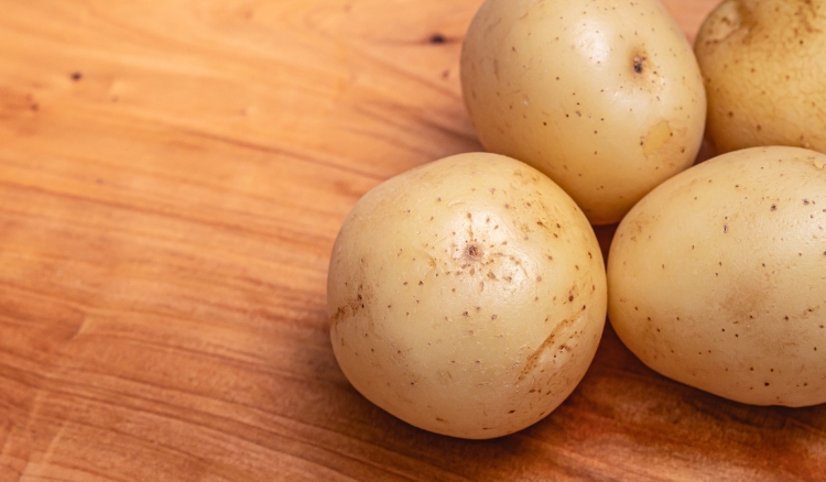 Será que a batata tira o sal da comida realmente