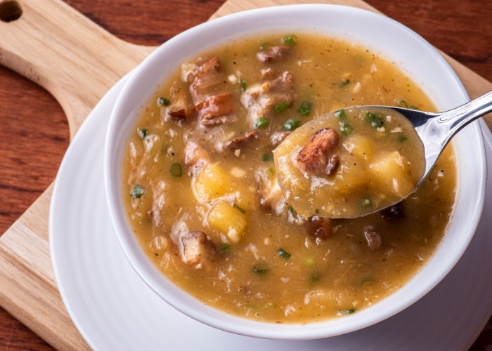 Caldo de mandioca para 20 pessoas