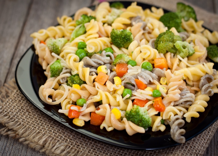 Acompanhamento para salada de macarrão parafuso