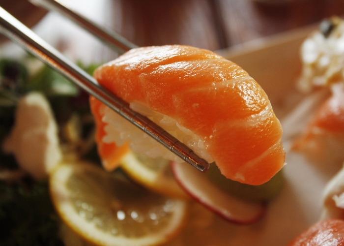 Pode guardar sushi na geladeira