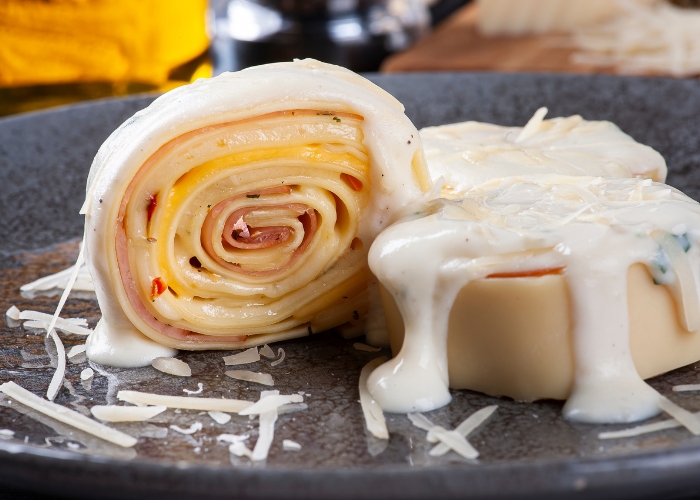 Quanto tempo o rondelli de massa de pastel fica no forno