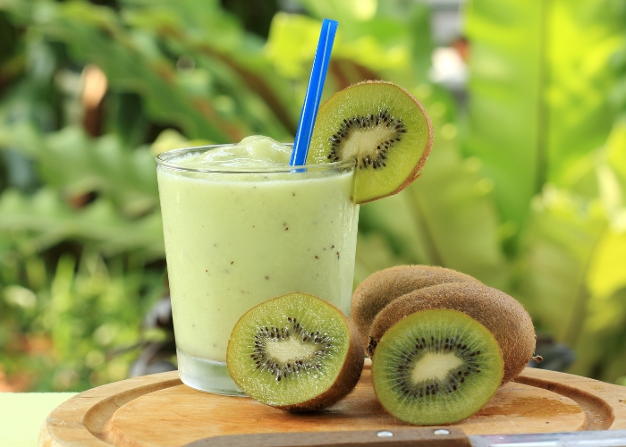 Suco de kiwi combina com qual fruta