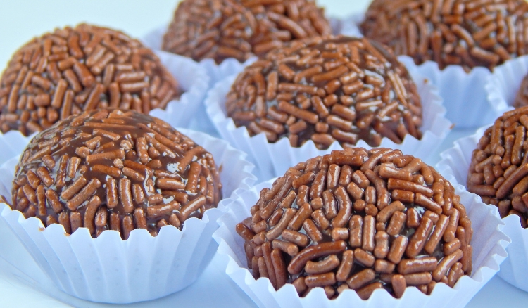 Como fazer brigadeiro para enrolar