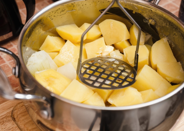 Como cozinhar batata para fazer purê