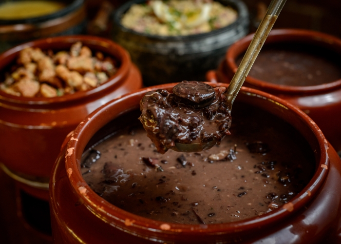 Como temperar feijoada