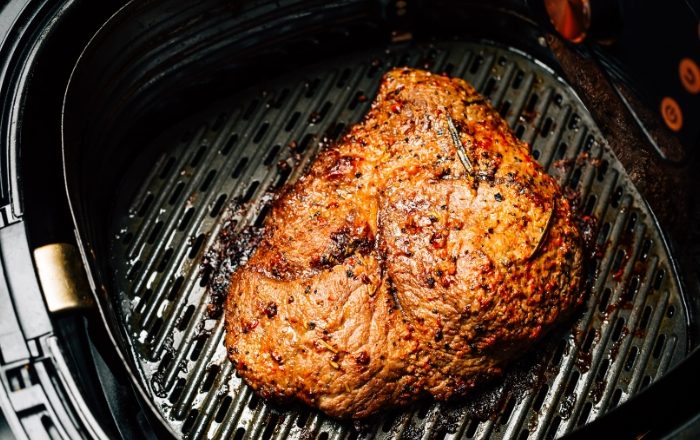 Pode colocar carne enrolada no papel alumínio na airfryer