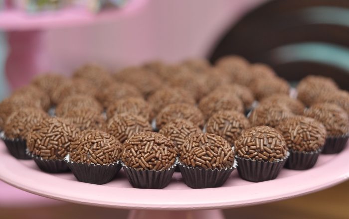 Pode colocar creme de leite no brigadeiro