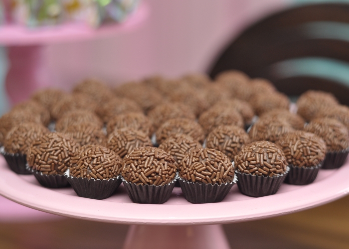 Pode colocar creme de leite no brigadeiro