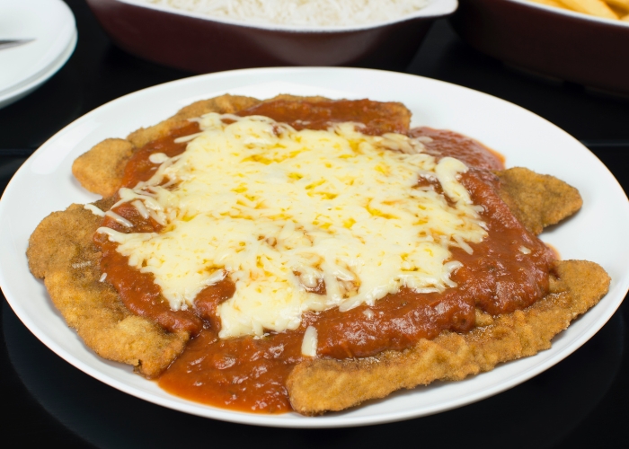 Qual salada combina com bife à parmegiana