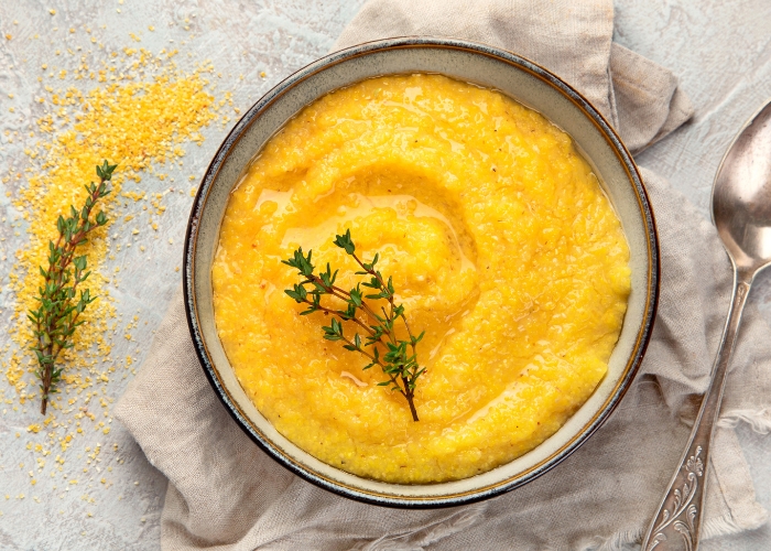 Qual salada combina com polenta