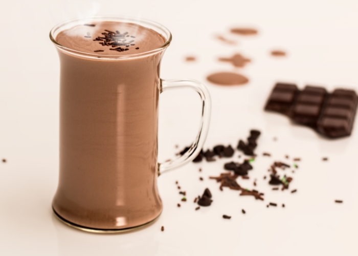 Qual a quantidade de chocolate quente para 30 pessoas